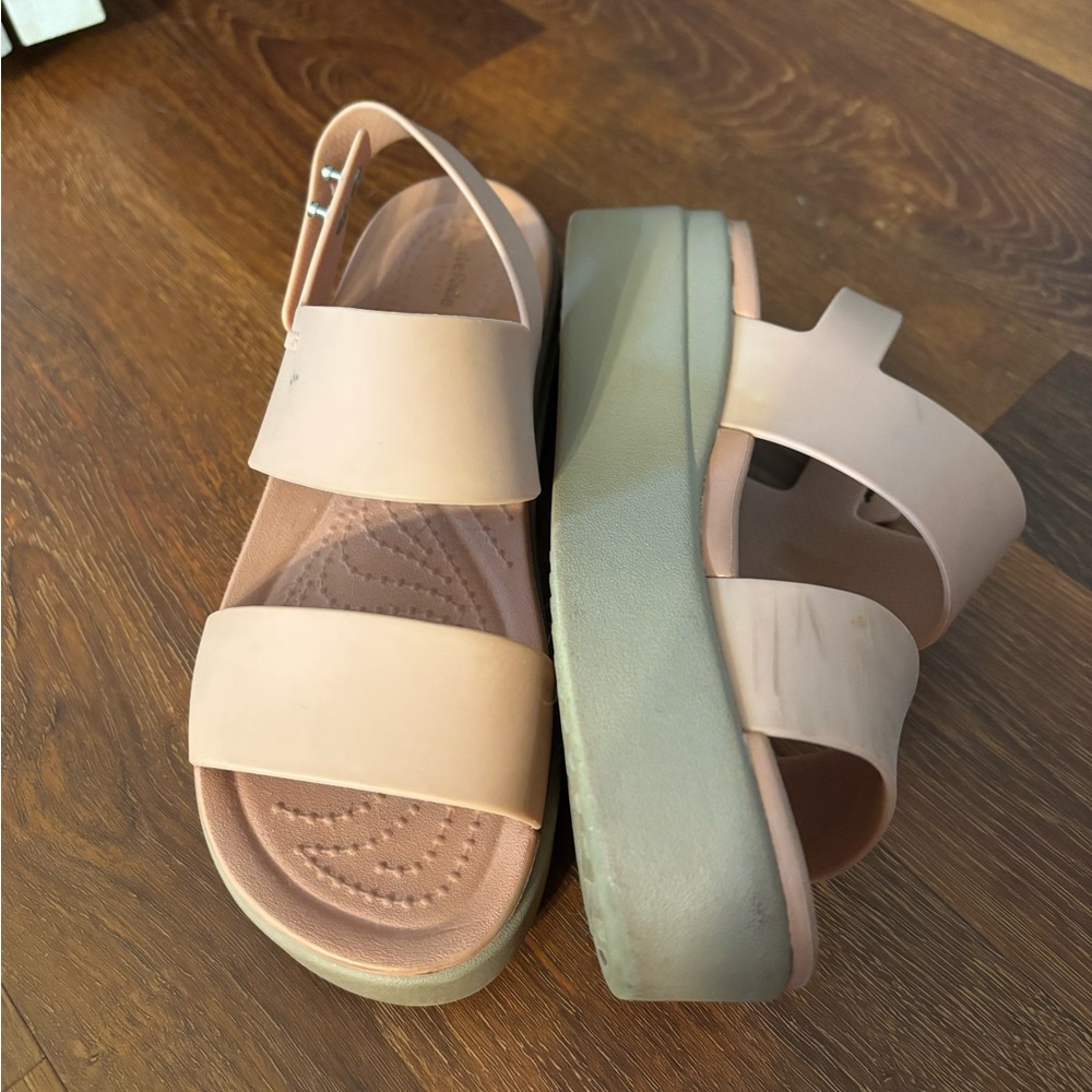 Crocs Espadrilles & Ballet Flats